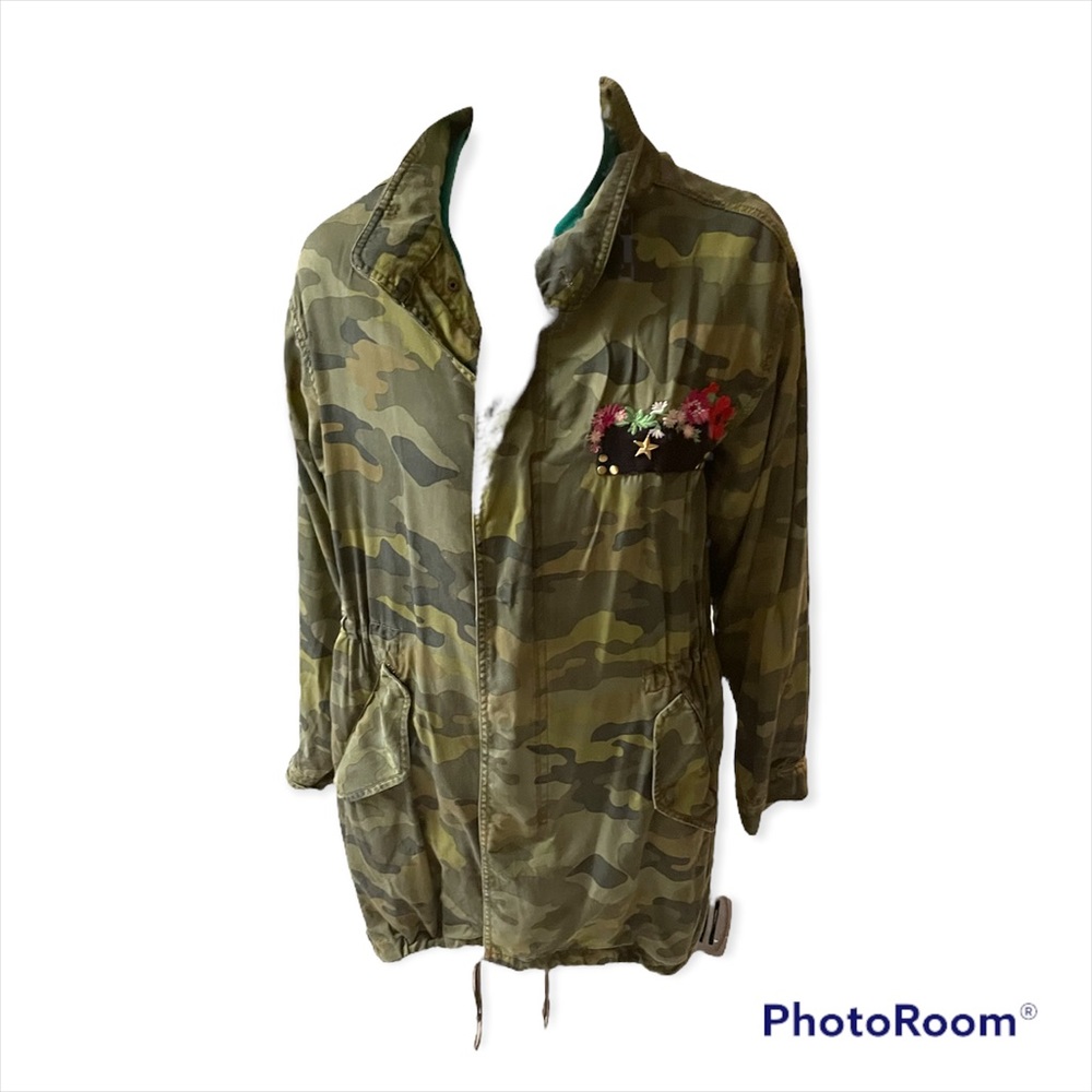 Highline Collective Camouflage Jacket with patch detail - Small